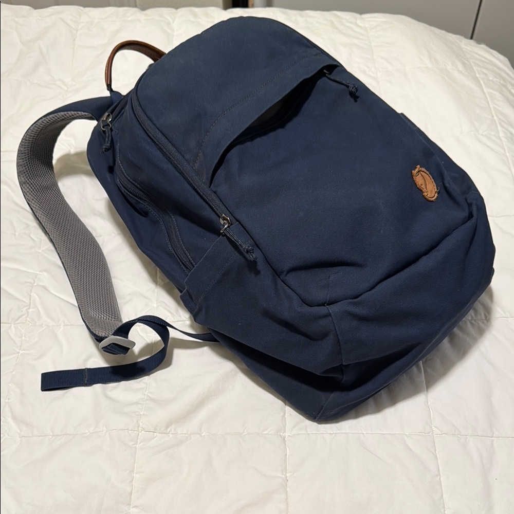 Men's Blue Backpack fjallraven navy blue padded laptop or travel. Unisex
